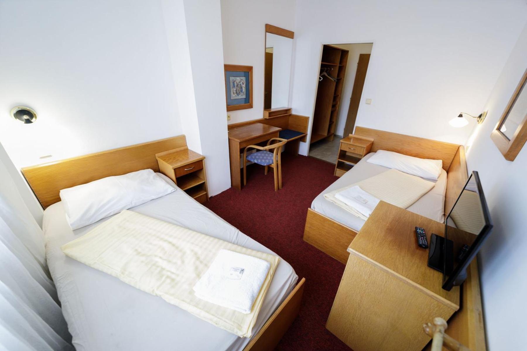 Hotel Peliny Chocen Luaran gambar